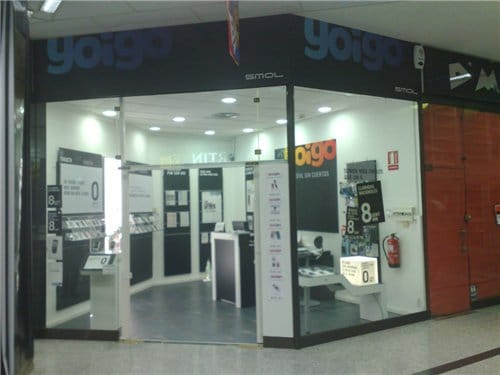 Tienda de Yoigo en el centro comercial Neptuno de Granada