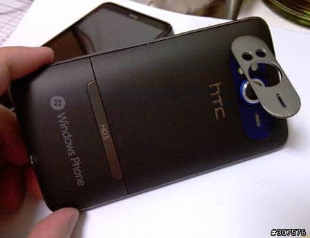 HTC HD7 trasera